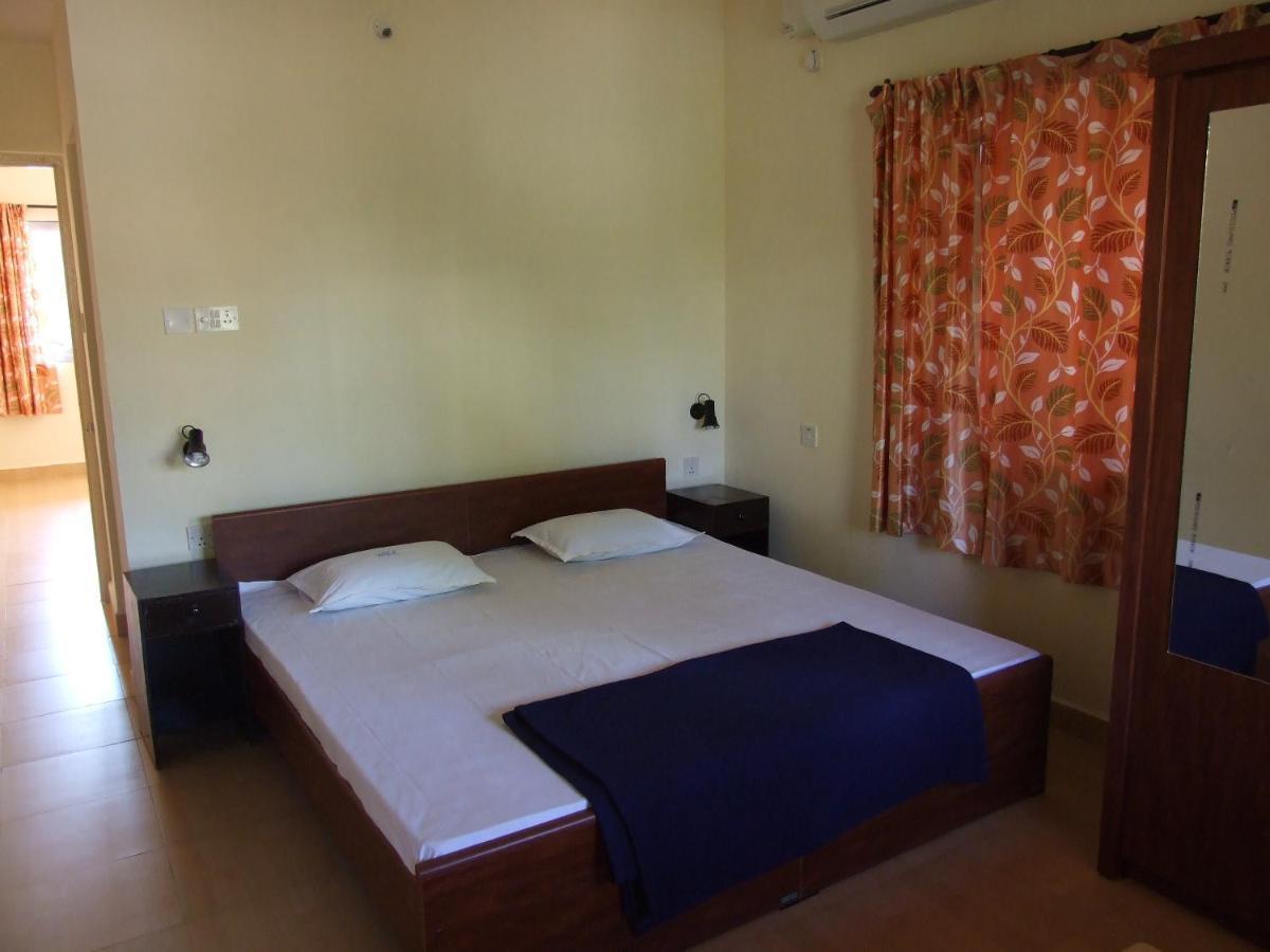 Empire Guest House Calangute Exteriör bild